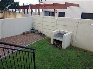3 Bed Apartment in Bloubergstrand