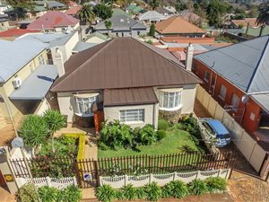 3 Bed House in Kensington