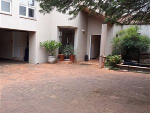 11 Bed House in Wierda Park