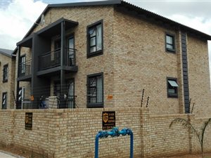 3 Bed Flat in Alberton