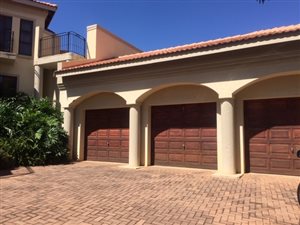 4 Bed House in Ruimsig Country Estate