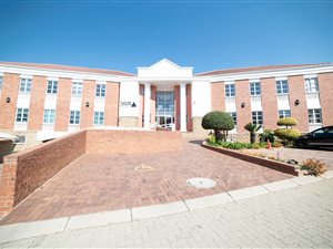 140 m² Office Space in Boskruin