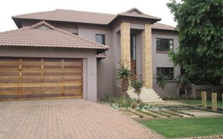 4 Bedroom House in Mooikloof Equestrian Estate