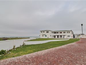 3 Bed Apartment in Agulhas