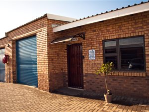 18 m² Commercial space in Willow Park Manor