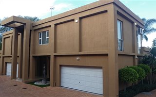 5 Bedroom House in Waterkloof Park