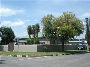2 Bed House in Roodepoort North