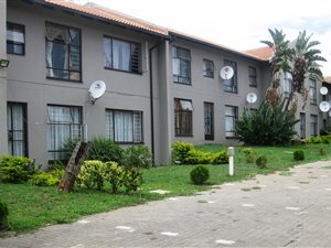 2 Bed Flat in La Montagne