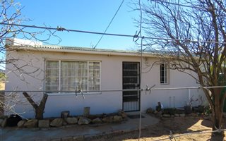 4 Bedroom House in Kamieskroon