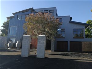 7 Bed House in Onder Papegaaiberg
