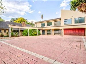 10 Bed House in Nimrod Park