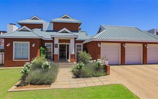 4 Bedroom House in Midlands Estate