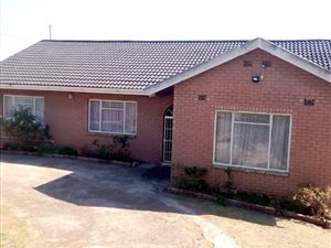 4 Bed House in Nagina