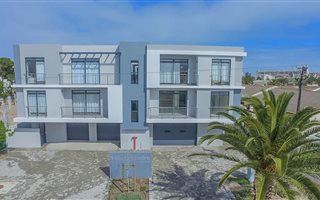 2 Bedroom Apartment in Tableview