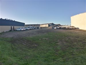 1645 m² Land available in Highbury