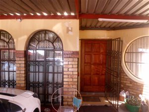 4 Bed House in Heidedal