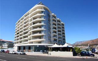 3 Bedroom Apartment in Mouille Point