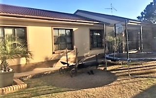 5 Bedroom House in Campher Park