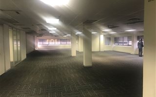 1018 m² Office Space in Sandown