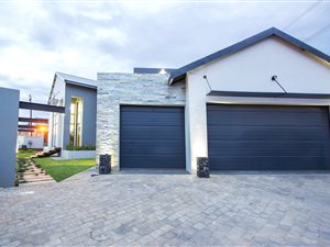 5 Bed House in Boardwalk Meander