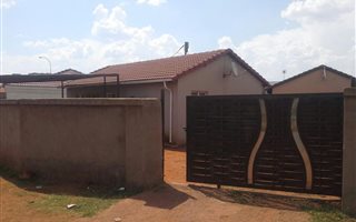 3 Bedroom House in Roodekop