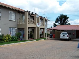 2 Bed Apartment in Verwoerdpark