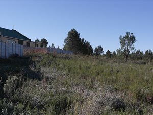 667 m² Land available in Caledon