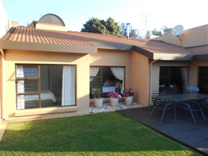 3 Bedroom House in Alphen Park