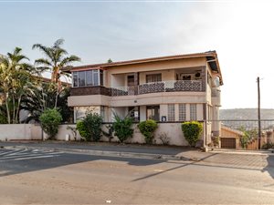 3 Bed House in Clare Estate