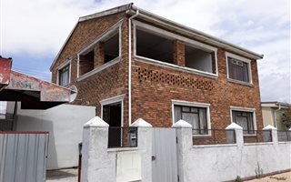 4 Bedroom House in Manenberg