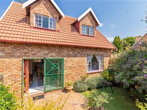 3 Bed Townhouse in Bromhof