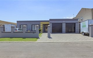 4 Bedroom House in Goodwood