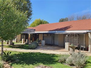 5 Bed House in Brandwag