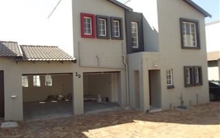 3 Bedroom Townhouse in Willowbrook