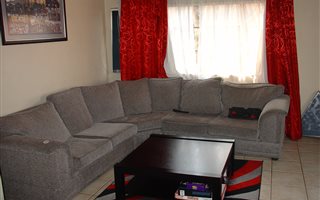 2 Bedroom Apartment in Zwartkop
