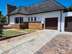 4 Bed House in Bosonia
