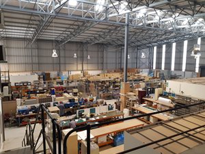 2110 m² Industrial space in Rooihuiskraal