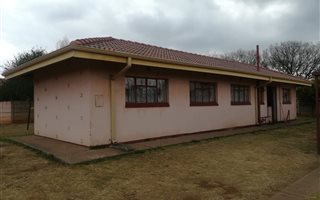 3 Bedroom House in Vanderbijlpark CW4
