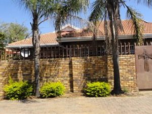 3 Bedroom Townhouse in Protea Park