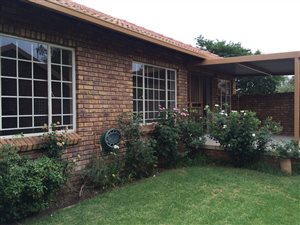 2 Bedroom Simplex in Rooihuiskraal North