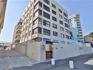 3 Bed Apartment in Strand North