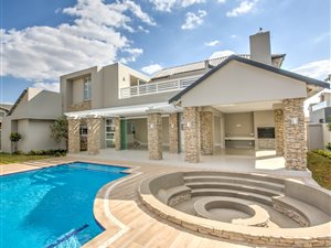 5 Bed House in Helderfontein Estate