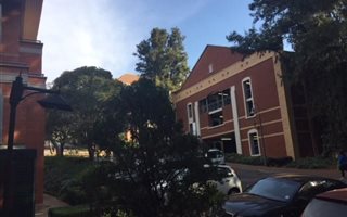 918 m² Office Space in Houghton Estate