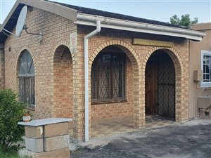 3 Bed House in Trenance Park