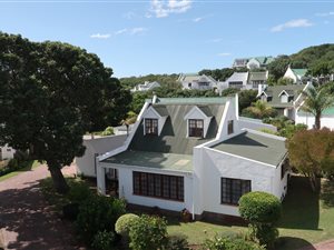 3 Bed House in Keurbooms River