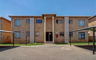 2 Bedroom Apartment in West Porges
