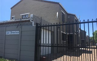 3 Bedroom Townhouse in Diep River
