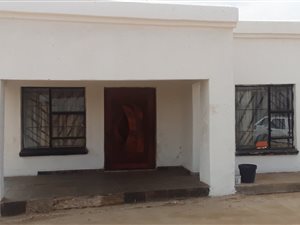 2 Bed House in Tsakane