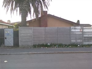 5 Bed House in Adriaanse