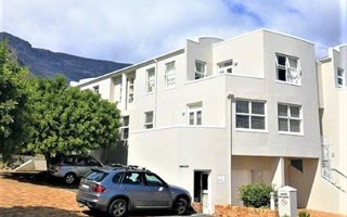 3 Bedroom Apartment in Vredehoek